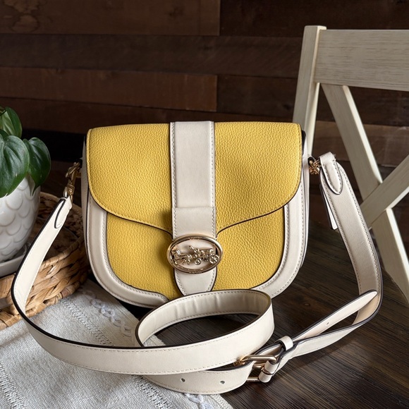 Coach Handbags - Coach Georgie Saddle Bag Crossbody with Gold Accents pebble leather